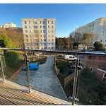 Bournemouth Bh1 Balcony With Parking Apartment