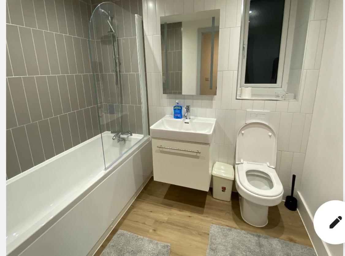 Apartment Bh1 Balcony With Parking Bournemouth